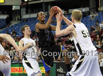 Thumbnail 1 in Newark Memorial vs. Archbishop Mitty (CIF D2 NorCal Regional Final) photogallery.