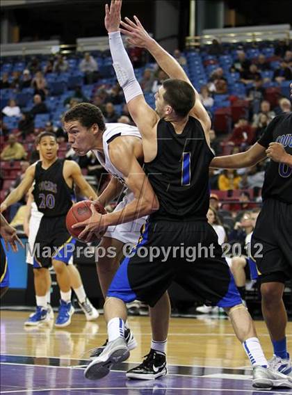 Thumbnail 1 in Newark Memorial vs. Archbishop Mitty (CIF D2 NorCal Regional Final) photogallery.