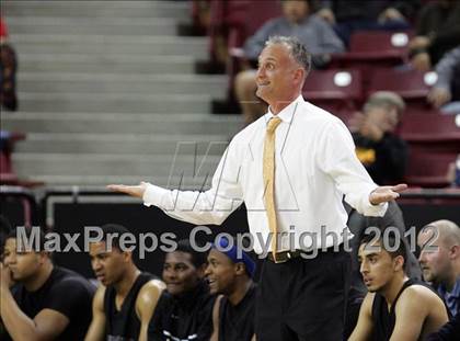 Thumbnail 3 in Newark Memorial vs. Archbishop Mitty (CIF D2 NorCal Regional Final) photogallery.