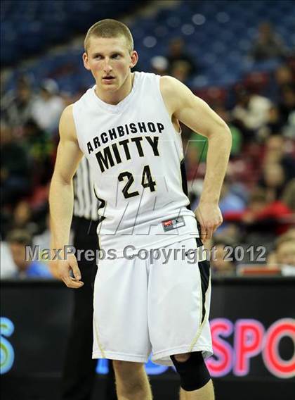 Thumbnail 2 in Newark Memorial vs. Archbishop Mitty (CIF D2 NorCal Regional Final) photogallery.