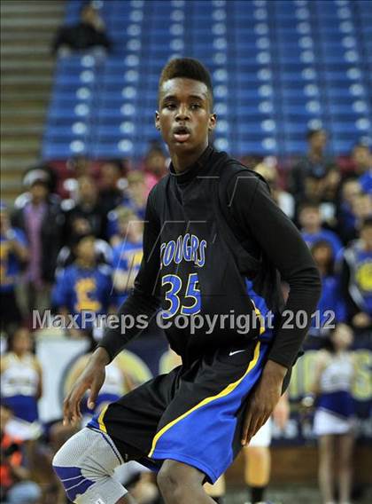 Thumbnail 2 in Newark Memorial vs. Archbishop Mitty (CIF D2 NorCal Regional Final) photogallery.