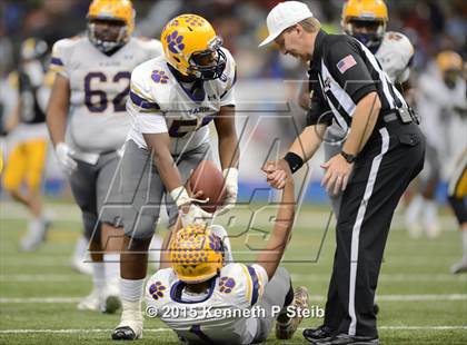 Thumbnail 3 in Edna Karr vs. Neville (LHSAA Class 4A Final) photogallery.