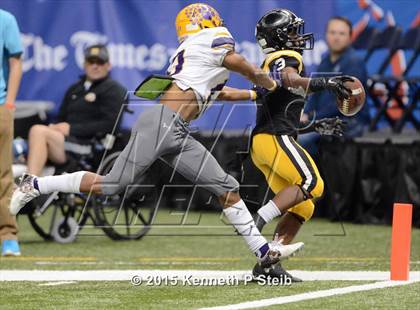 Thumbnail 3 in Edna Karr vs. Neville (LHSAA Class 4A Final) photogallery.