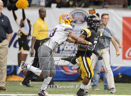 Thumbnail 2 in Edna Karr vs. Neville (LHSAA Class 4A Final) photogallery.