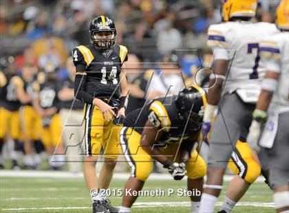 Thumbnail 1 in Edna Karr vs. Neville (LHSAA Class 4A Final) photogallery.