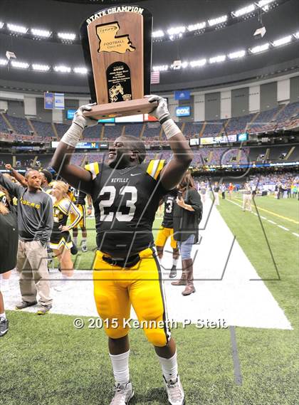 Thumbnail 3 in Edna Karr vs. Neville (LHSAA Class 4A Final) photogallery.