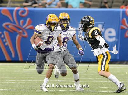 Thumbnail 2 in Edna Karr vs. Neville (LHSAA Class 4A Final) photogallery.