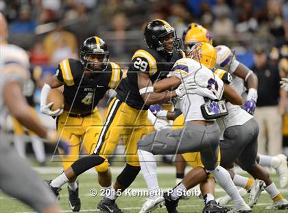 Thumbnail 1 in Edna Karr vs. Neville (LHSAA Class 4A Final) photogallery.