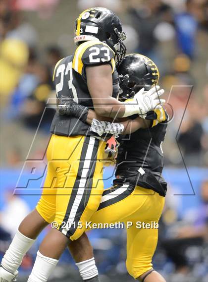 Thumbnail 2 in Edna Karr vs. Neville (LHSAA Class 4A Final) photogallery.