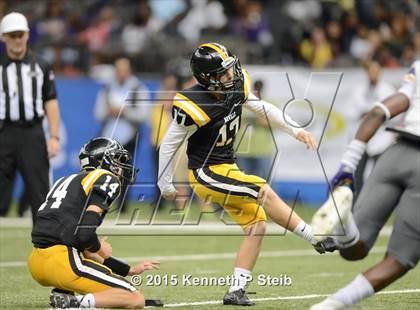 Thumbnail 1 in Edna Karr vs. Neville (LHSAA Class 4A Final) photogallery.