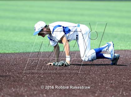Thumbnail 3 in Brock vs. Farmersville (UIL 3A Regional Semifinal) photogallery.
