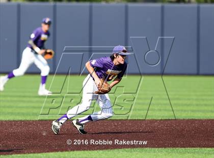 Thumbnail 3 in Brock vs. Farmersville (UIL 3A Regional Semifinal) photogallery.