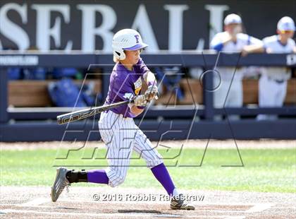 Thumbnail 2 in Brock vs. Farmersville (UIL 3A Regional Semifinal) photogallery.