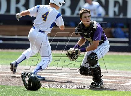 Thumbnail 3 in Brock vs. Farmersville (UIL 3A Regional Semifinal) photogallery.