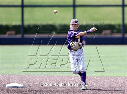 Thumbnail 3 in Brock vs. Farmersville (UIL 3A Regional Semifinal) photogallery.