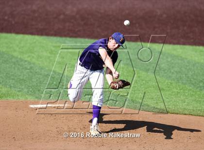 Thumbnail 1 in Brock vs. Farmersville (UIL 3A Regional Semifinal) photogallery.