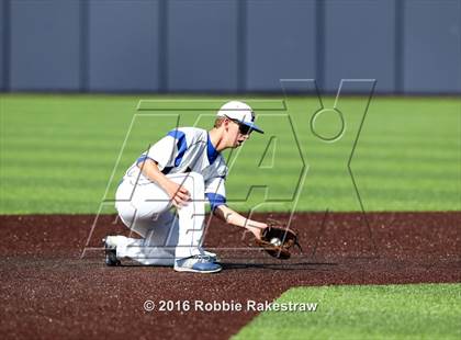 Thumbnail 3 in Brock vs. Farmersville (UIL 3A Regional Semifinal) photogallery.