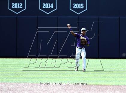 Thumbnail 3 in Brock vs. Farmersville (UIL 3A Regional Semifinal) photogallery.