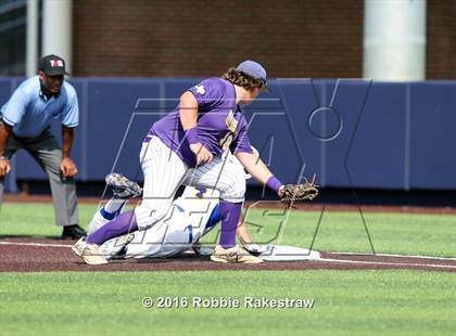 Thumbnail 1 in Brock vs. Farmersville (UIL 3A Regional Semifinal) photogallery.