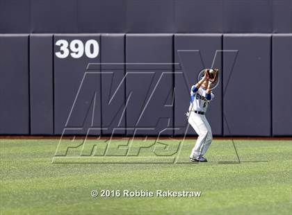 Thumbnail 3 in Brock vs. Farmersville (UIL 3A Regional Semifinal) photogallery.
