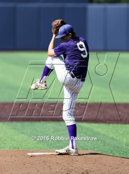 Thumbnail 1 in Brock vs. Farmersville (UIL 3A Regional Semifinal) photogallery.
