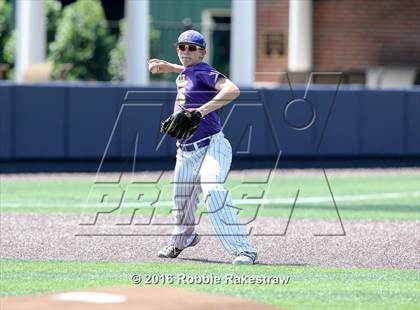 Thumbnail 2 in Brock vs. Farmersville (UIL 3A Regional Semifinal) photogallery.