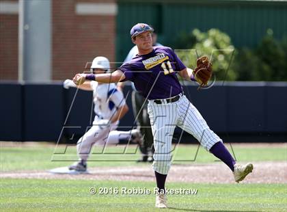 Thumbnail 2 in Brock vs. Farmersville (UIL 3A Regional Semifinal) photogallery.