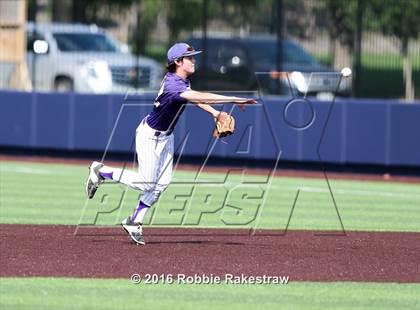 Thumbnail 1 in Brock vs. Farmersville (UIL 3A Regional Semifinal) photogallery.