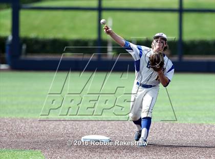 Thumbnail 2 in Brock vs. Farmersville (UIL 3A Regional Semifinal) photogallery.
