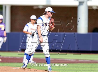 Thumbnail 3 in Brock vs. Farmersville (UIL 3A Regional Semifinal) photogallery.