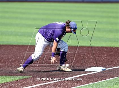 Thumbnail 1 in Brock vs. Farmersville (UIL 3A Regional Semifinal) photogallery.
