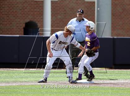 Thumbnail 3 in Brock vs. Farmersville (UIL 3A Regional Semifinal) photogallery.