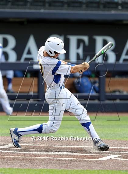Thumbnail 2 in Brock vs. Farmersville (UIL 3A Regional Semifinal) photogallery.