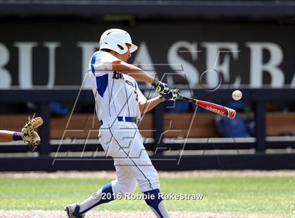 Thumbnail 3 in Brock vs. Farmersville (UIL 3A Regional Semifinal) photogallery.