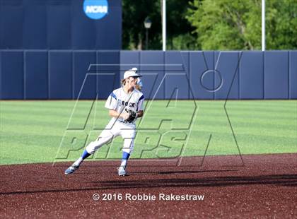 Thumbnail 2 in Brock vs. Farmersville (UIL 3A Regional Semifinal) photogallery.