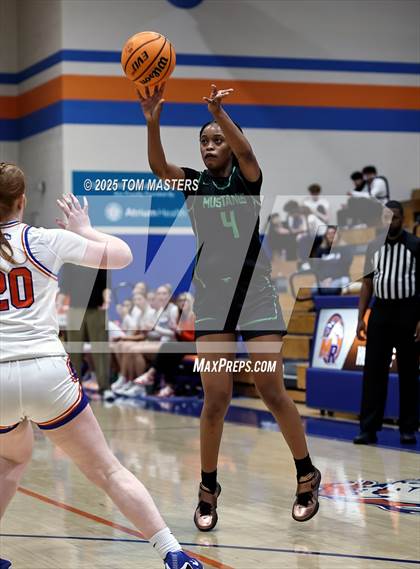 Thumbnail 1 in Myers Park @ Marvin Ridge photogallery.