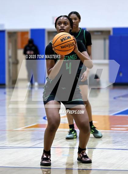 Thumbnail 2 in Myers Park @ Marvin Ridge photogallery.