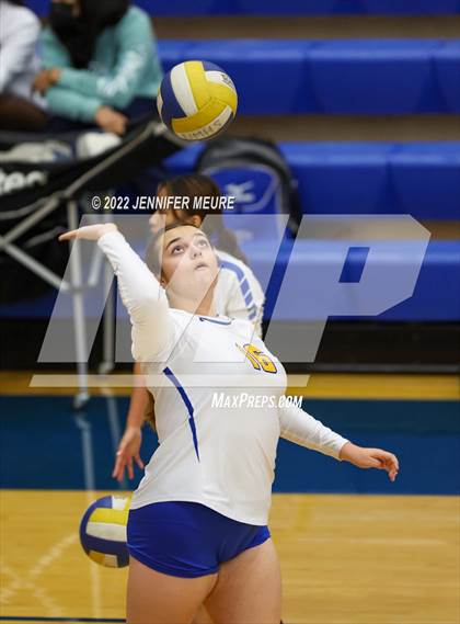 Thumbnail 2 in Homestead vs Newark Memorial (JV Irvington Tournament) photogallery.