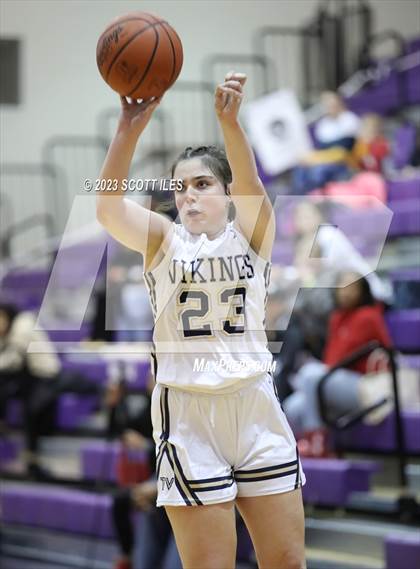 Thumbnail 1 in Bishop Hartley vs. Teays Valley (OGBR Classic in the City) photogallery.