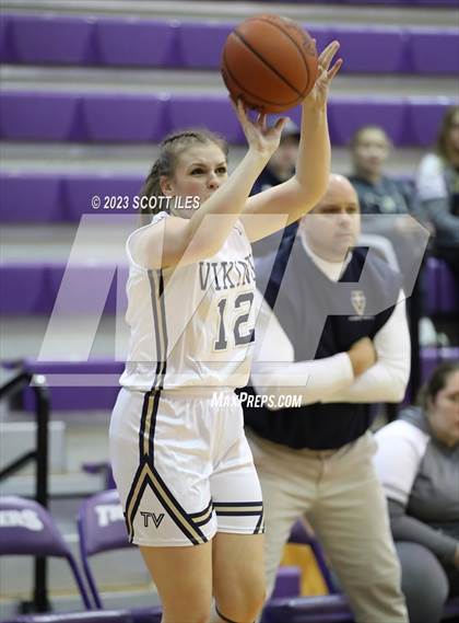 Thumbnail 2 in Bishop Hartley vs. Teays Valley (OGBR Classic in the City) photogallery.