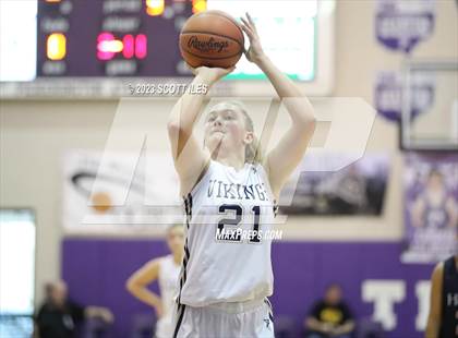 Thumbnail 3 in Bishop Hartley vs. Teays Valley (OGBR Classic in the City) photogallery.
