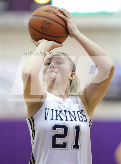 Thumbnail 2 in Bishop Hartley vs. Teays Valley (OGBR Classic in the City) photogallery.
