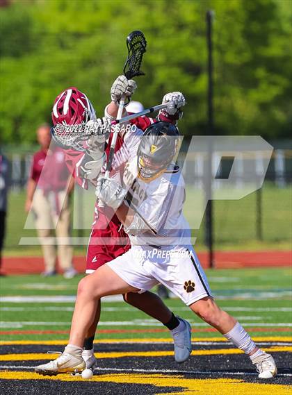 Thumbnail 3 in Bay Shore @  Commack (Section XI Div I Class A Playoffs Round One) photogallery.