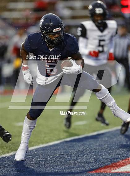 Thumbnail 1 in Trinity @ Allen (UIL 6A Division 1 Regional Semifinal) photogallery.