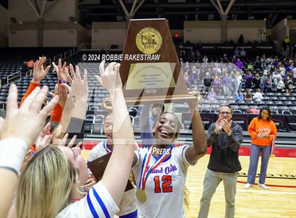 Thumbnail 1 in Grand Oaks vs. Fulshear (UIL 6A Volleyball Division 1 Final Medal Ceremony) photogallery.
