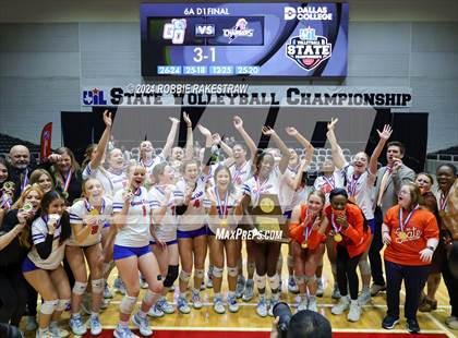 Thumbnail 1 in Grand Oaks vs. Fulshear (UIL 6A Volleyball Division 1 Final Medal Ceremony) photogallery.