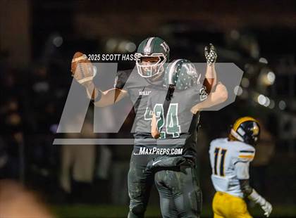 Thumbnail 2 in Haslett vs. Williamston (MHSAA D-4 Dist-1: FINAL) photogallery.