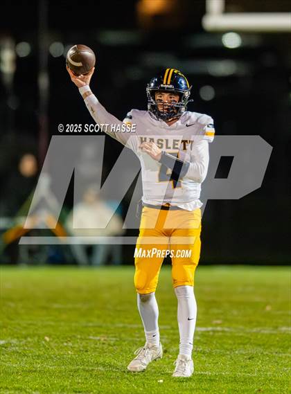 Thumbnail 2 in Haslett vs. Williamston (MHSAA D-4 Dist-1: FINAL) photogallery.