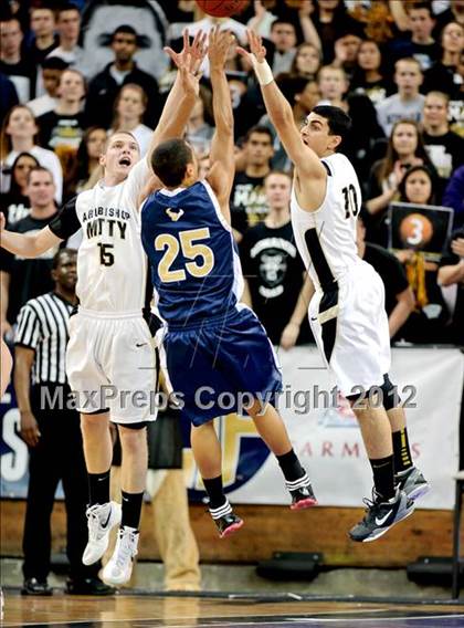 Thumbnail 2 in Archbishop Mitty vs. La Costa Canyon (CIF State D2 Final) photogallery.