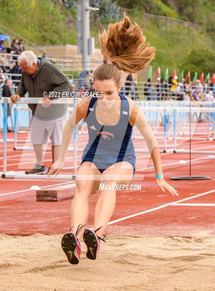 Thumbnail 3 in UC Track Classic (Jumps) photogallery.